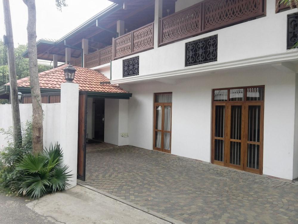 Vista Liyya Residence Kandy Exterior foto